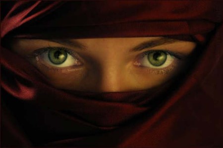 femme_niqab_yeux