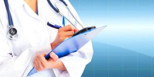 infirmiere_prenant_des_notes_ISO__crop